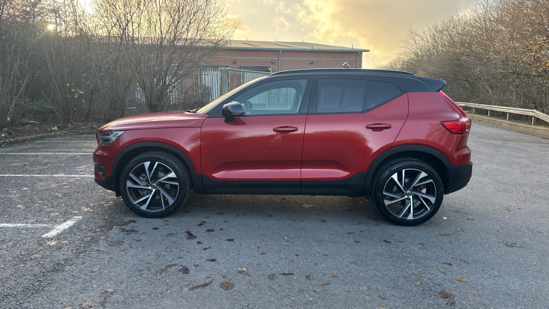 Volvo Xc40 2.0 B4P R DESIGN Pro 5dr Auto Petrol Estate